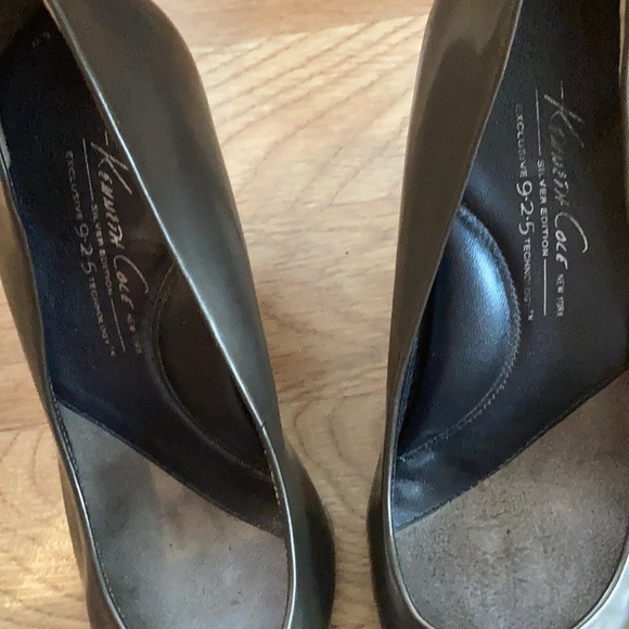 Kenneth Cole Heels - Picture 2 of 7